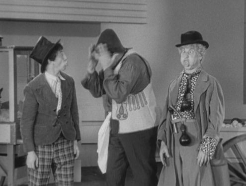 Harpo's inflatable elephant face from Duck Soup